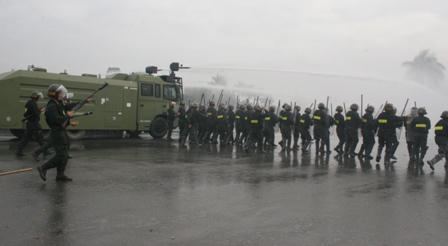 Công an Hà Nội chống bạo loạn, khủng bố và giải cứu con tin